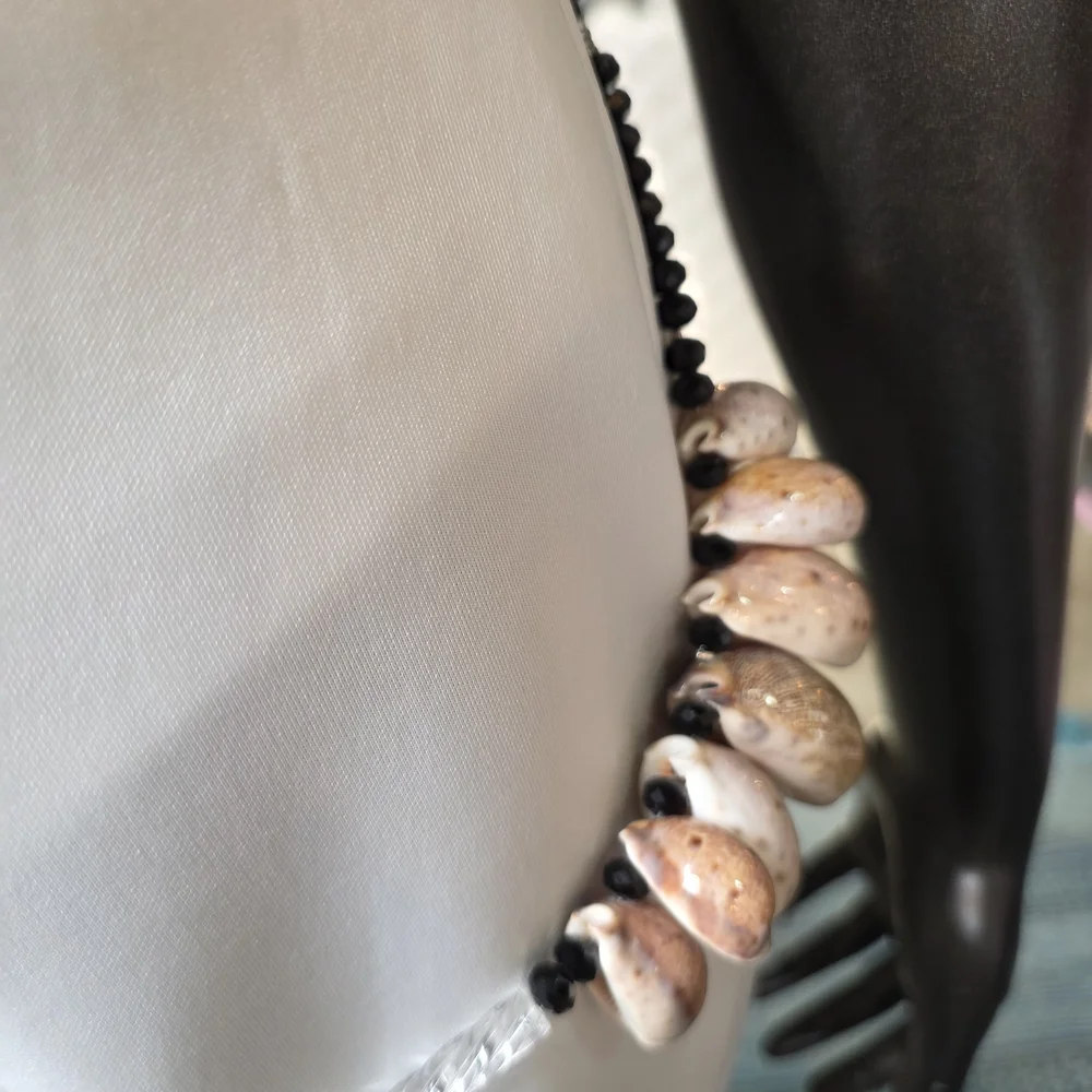 ✨Vintage Cowrie Shell, Crystals, Acrylic Spirals Statement Necklace W/ Leather✨️ - Picture 5 of 15